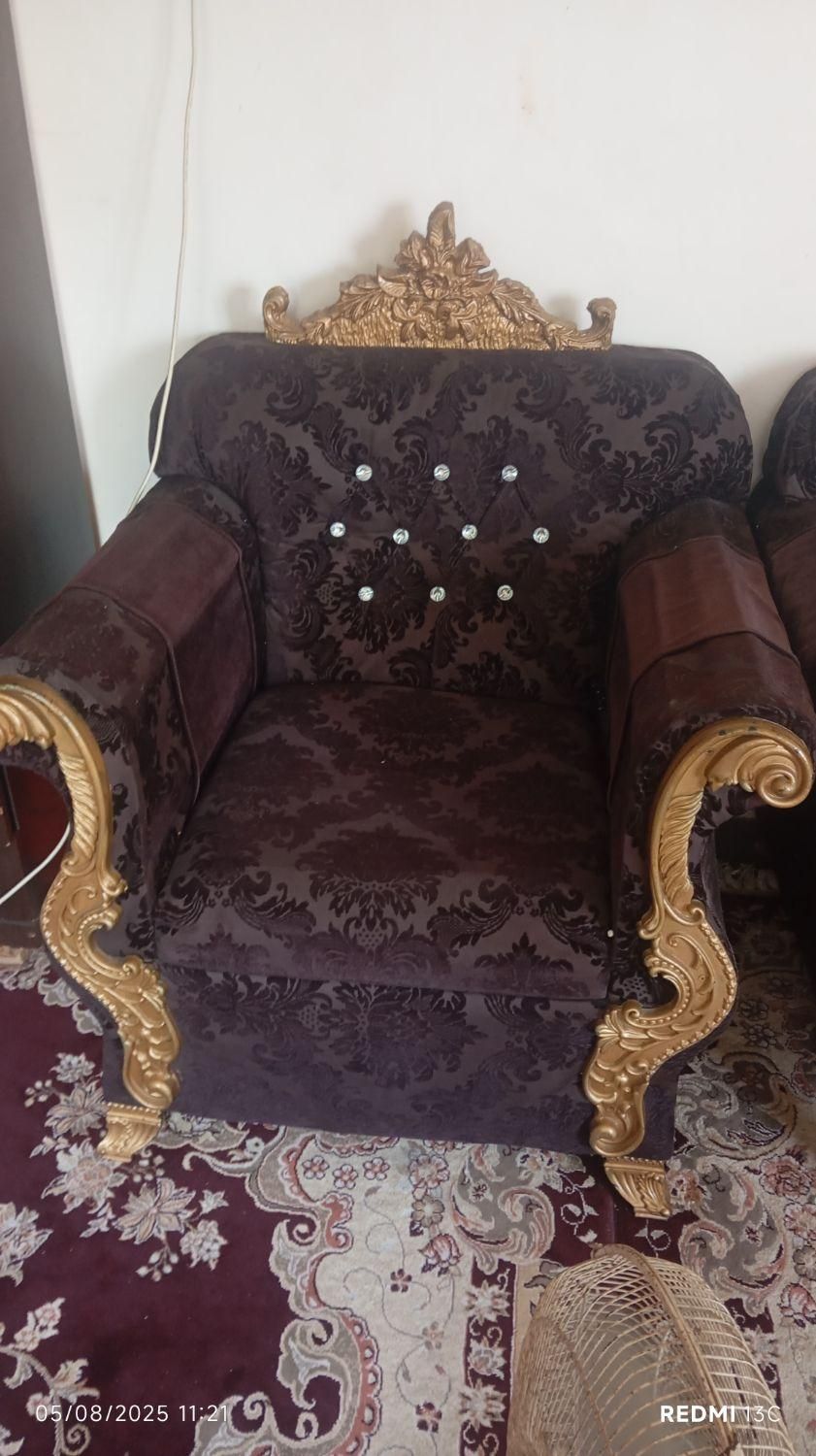 مبل  هفت نفره|مبلمان خانگی و میز عسلی|رشت, فرودگاه سردار جنگل رشت|دیوار