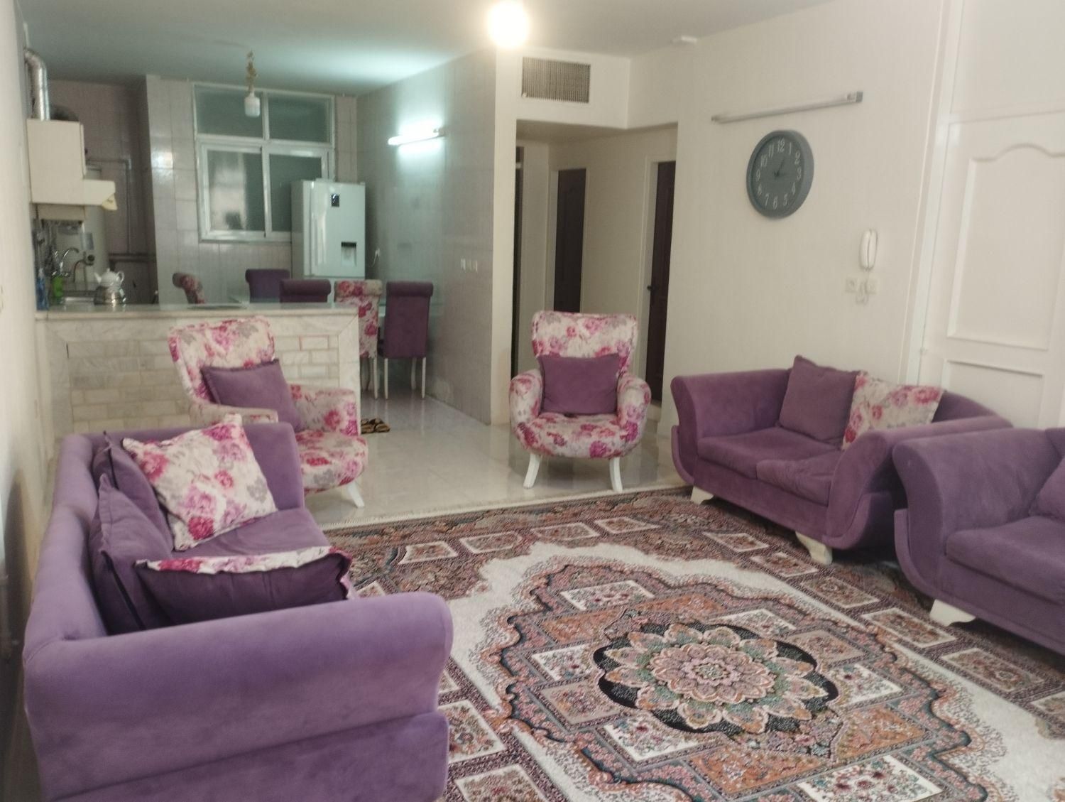 اجاره همکف حیاط دار .ویلایی|اجارهٔ کوتاه‌مدت آپارتمان و سوئیت|شاهین‌شهر, سعدی شمالی|دیوار