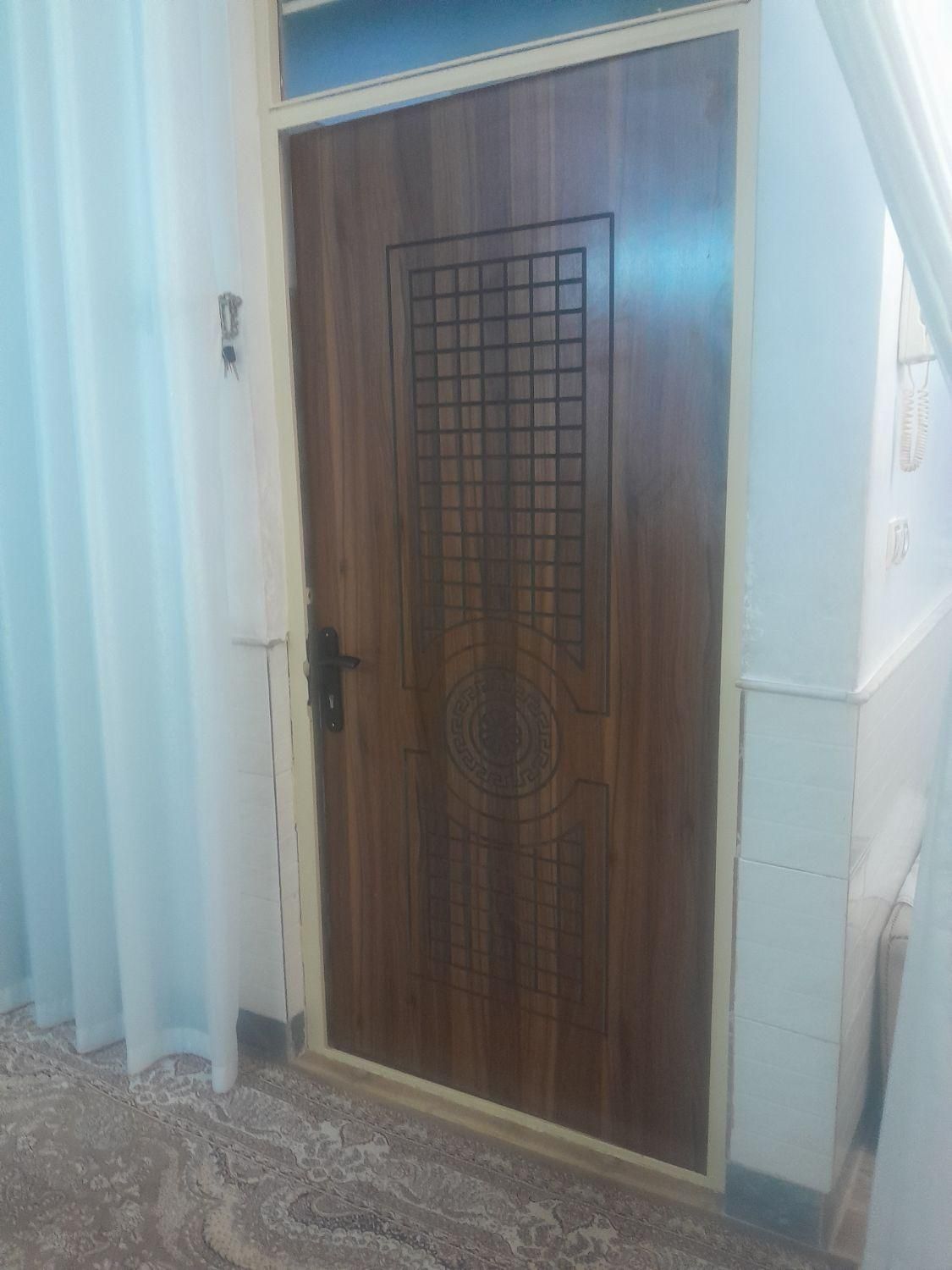 جوشکاری ونصب درب وکابینت وکمددیواری چوب و فلزی|خدمات پیشه و مهارت|ساوه, |دیوار