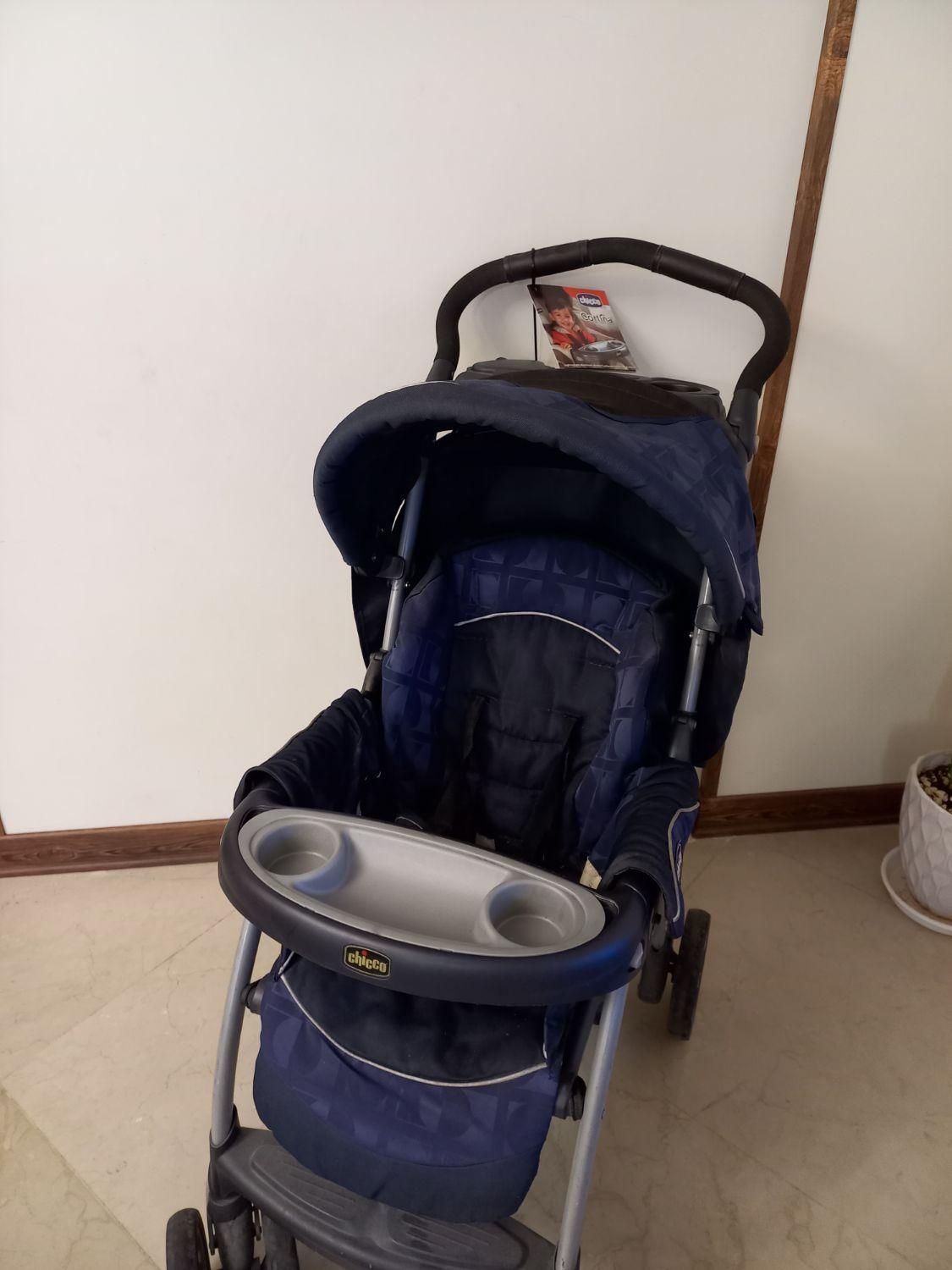 کالسکه چیکو اصل به همراه دفترچه راهنما سرمه ای رنگ|کالسکه و لوازم جانبی|تهران, جنت‌آباد مرکزی|دیوار
