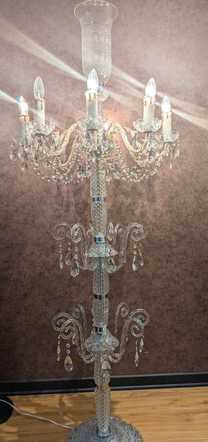 آباژور کنار سالنی کریستال ۳ طبقه ۸ شاخه لاله دار|چراغ خواب و آباژور|تهران, پاسداران|دیوار