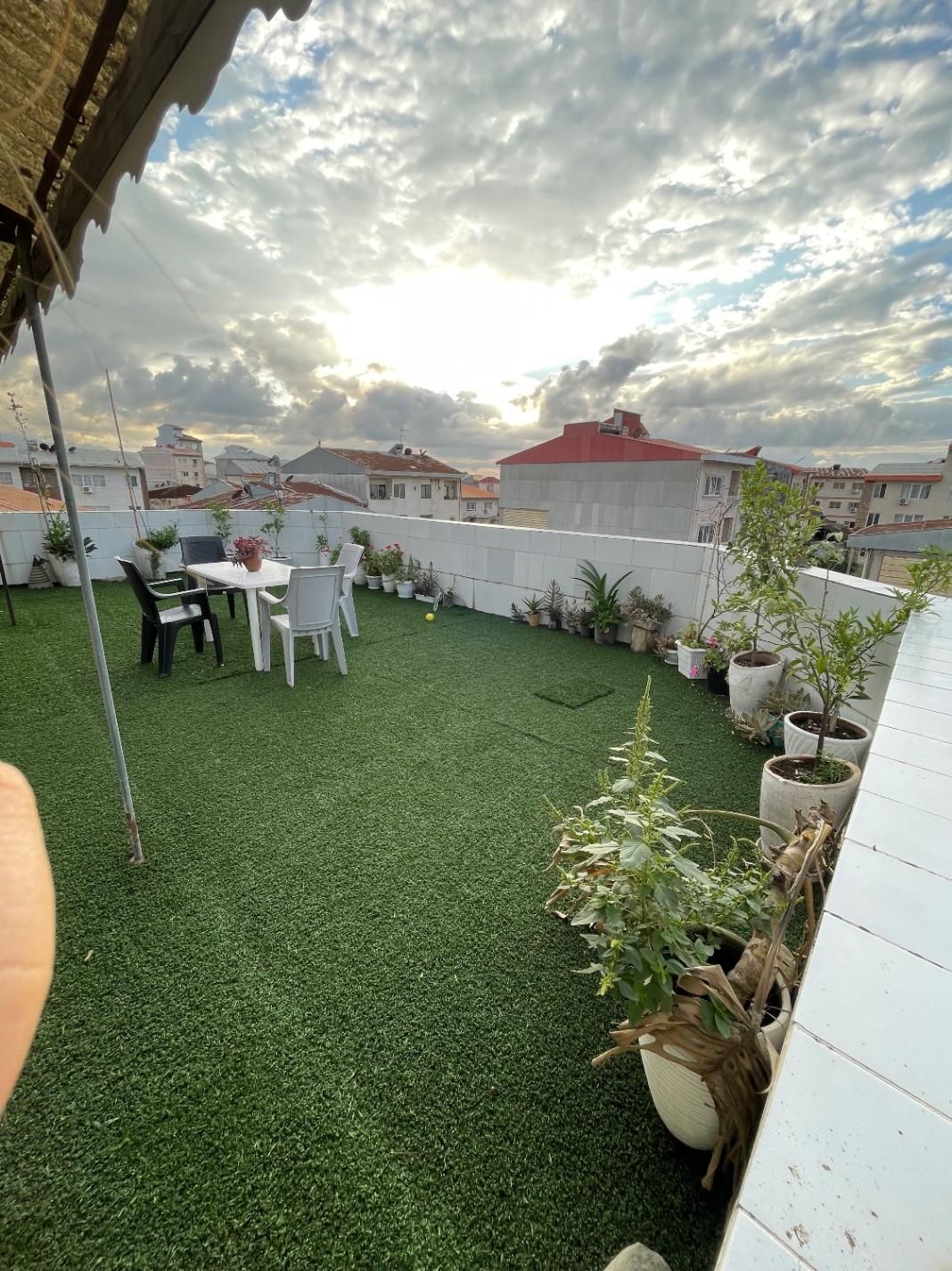 پنتهاوس نقلی با تراس بزرگ در قلب لاهیجان|اجارهٔ کوتاهمدت آپارتمان و سوئیت|لاهیجان, مهرگان|دیوار