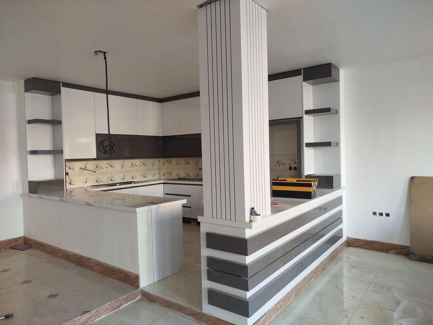 طراحی و اجرای کابینت آشپزخانه وکمددیواری وصنایعmdf|کتابخانه، شلف، قفسههای دیواری|لردگان, |دیوار