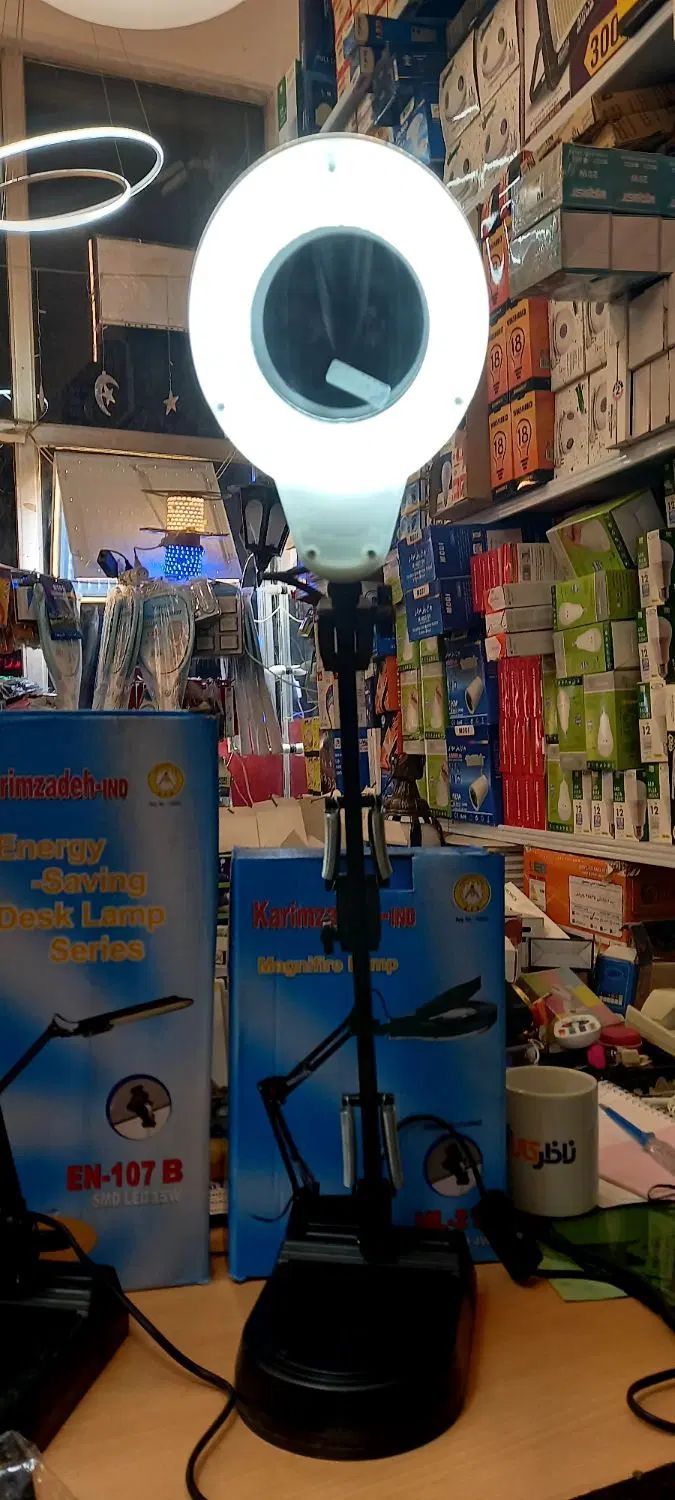 چراغ مطالعه LED ذربین دار مهندسی پایه متحرک اهرمی|چراغ خواب و آباژور|اردبیل, |دیوار
