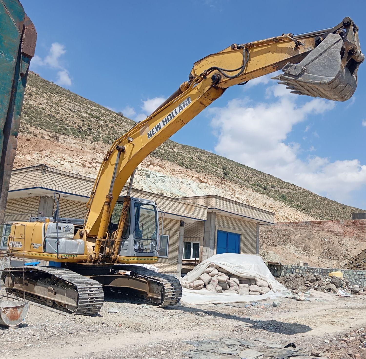 بیل مکانیکی خاکبرداری گودبرداری لودر کامیون پیکور|خدمات حمل و نقل|پردیس, فاز ۴|دیوار