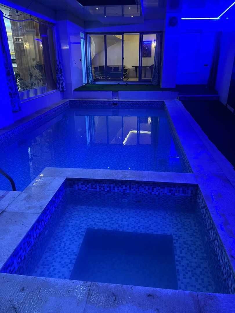 اجاره باغ ویلا استخر آبگرم فول فرنیش جکوزی بیلیارد|اجارهٔ کوتاهمدت ویلا و باغ|شیراز, گویم|دیوار