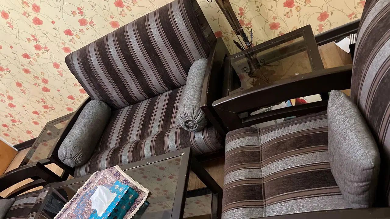 مبلمان نیم ست چهار نفره با ۳ میز|مبلمان خانگی و میز عسلی|اصفهان, گلزار|دیوار