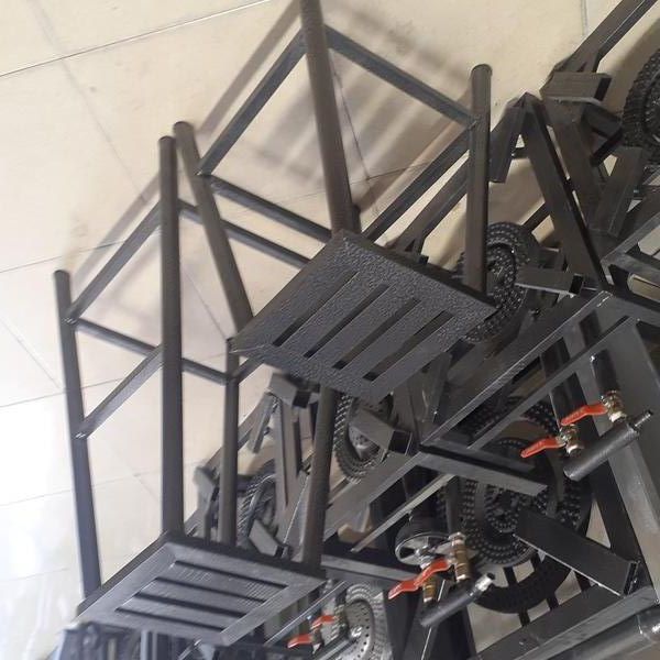 چهارپایه فلزی چهار پایه ۴ پایه ۴پایه|صندلی و نیمکت|مشهد, پنجتن|دیوار