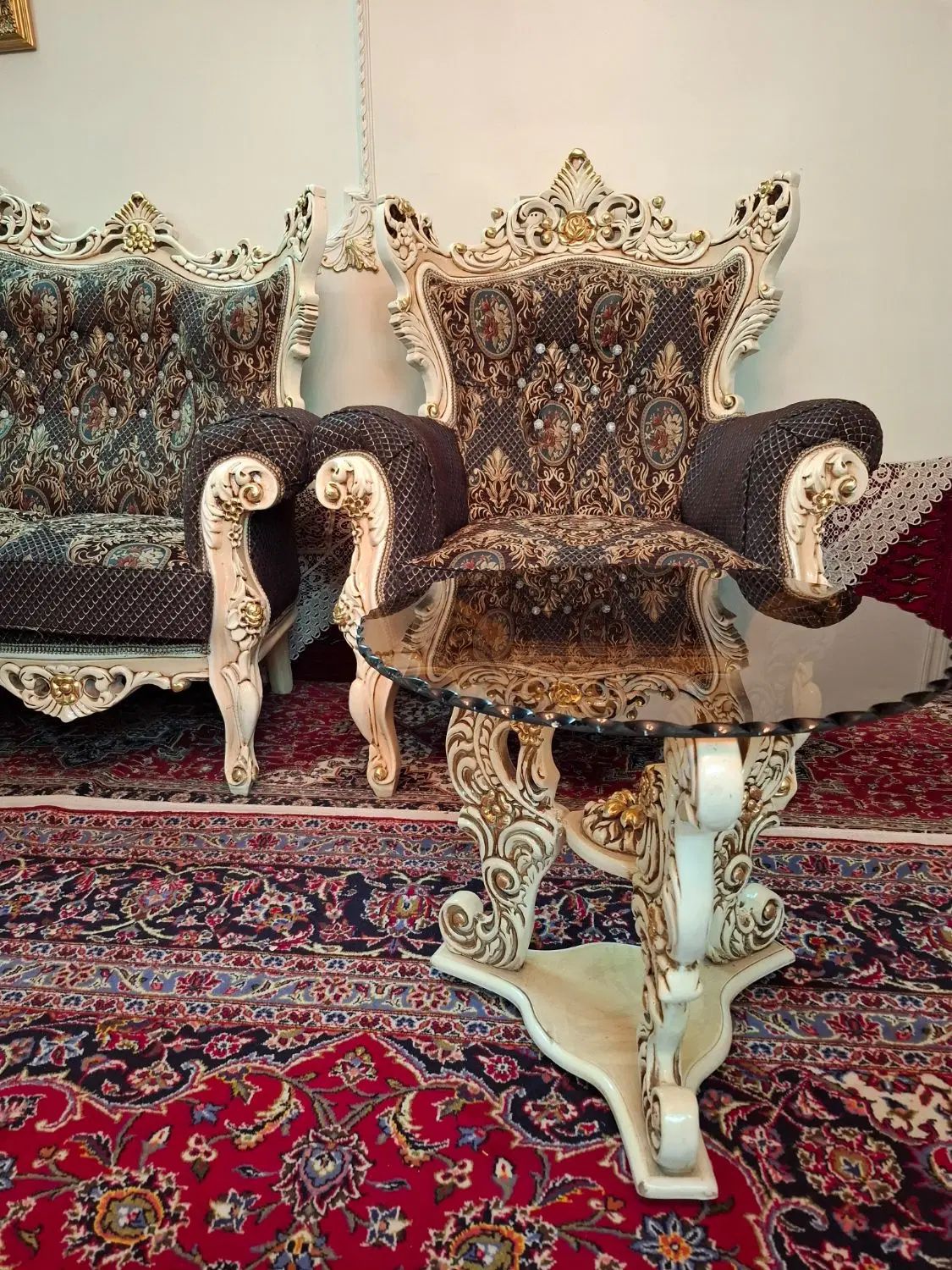 مبلمان سلطنتی ۱۰نفره با ۲تا جلومبلی و۲تاعسلی|مبلمان خانگی و میز عسلی|تهران, آبشار|دیوار