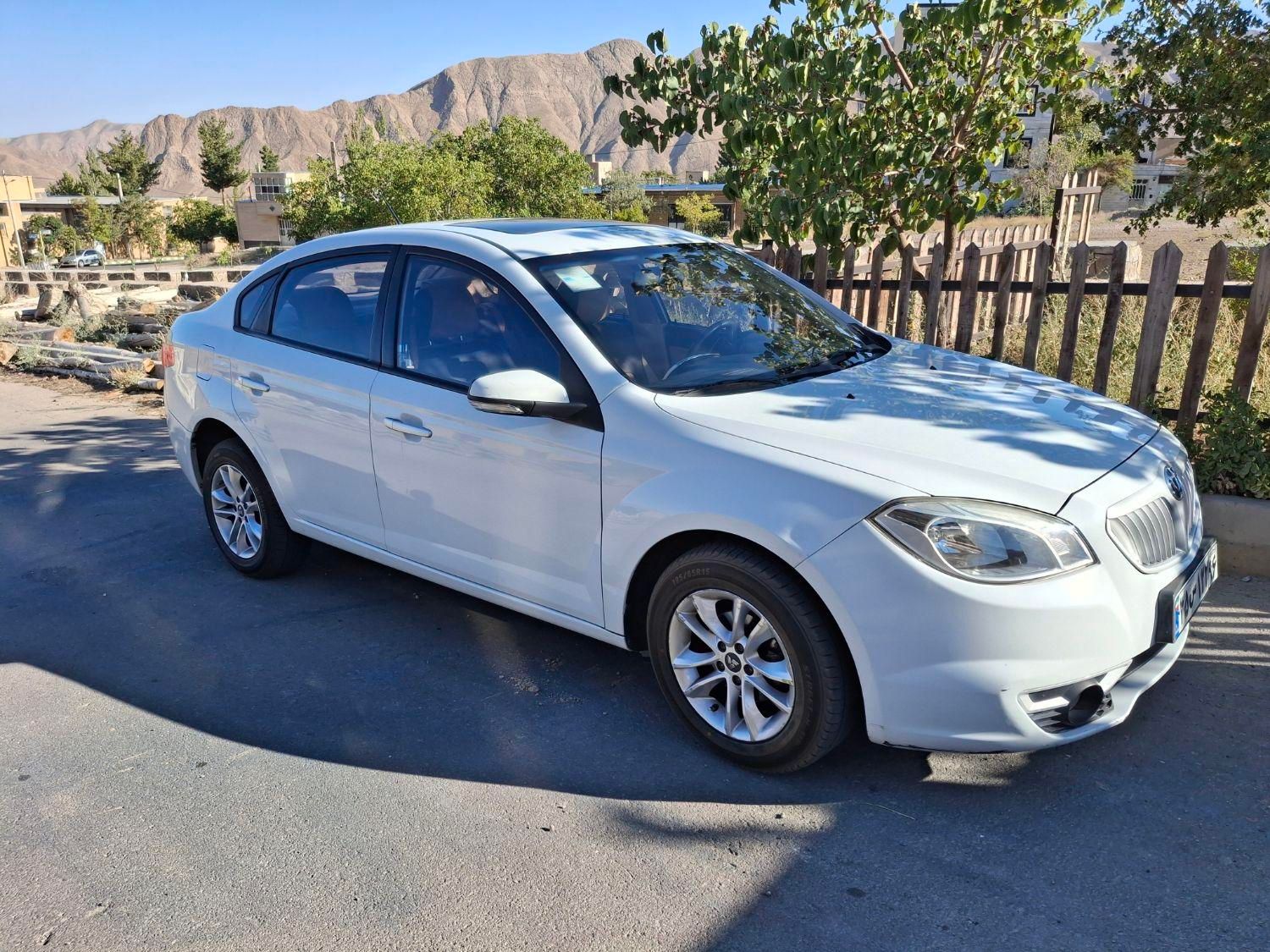 برلیانس H330 اتوماتیک 1500cc، مدل ۱۳۹۵|خودرو سواری و وانت|سمنان, |دیوار