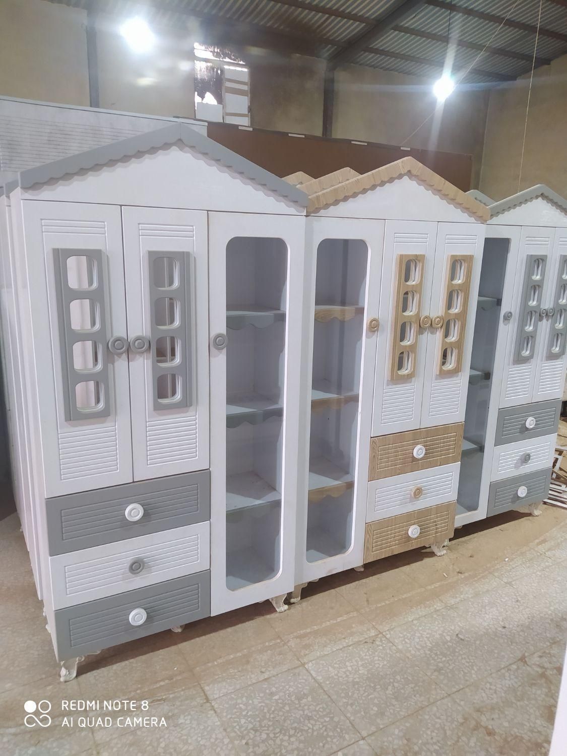 کمد بچه سه درب ویترین ب زرگ باعرض 90|اسباب و اثاث بچه|قم, امامزاده ابراهیم|دیوار