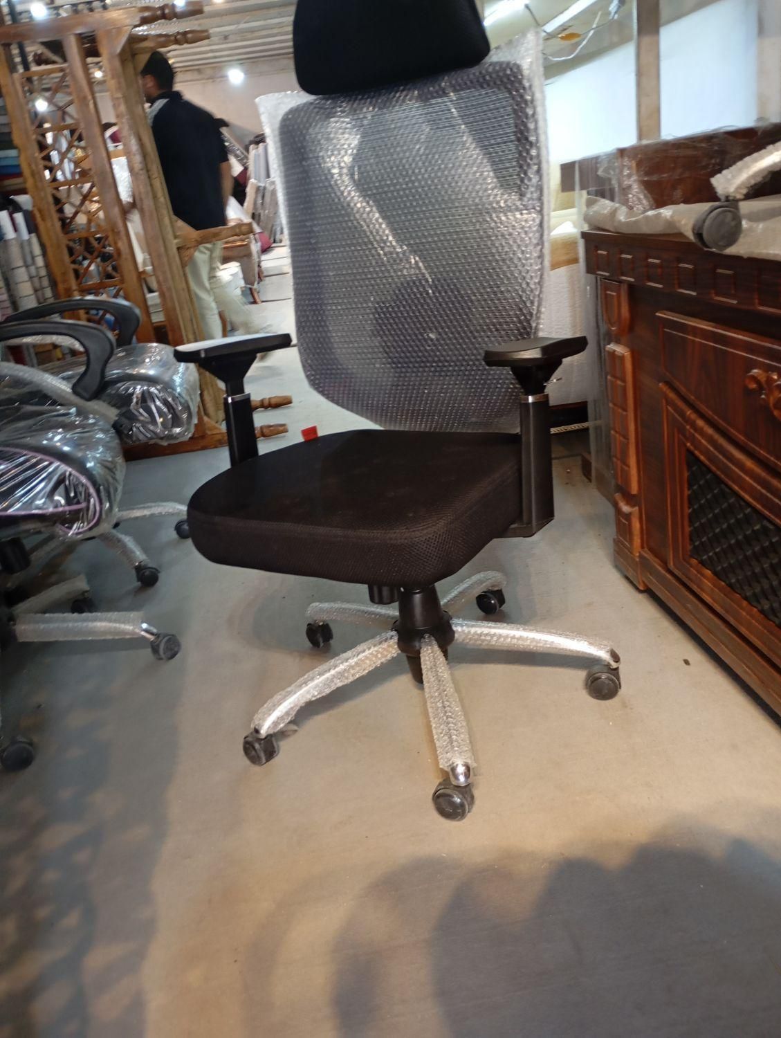 کارشناسی و کارمندی  و مدیریتی متنوع‌تر|صندلی و نیمکت|دزفول, |دیوار