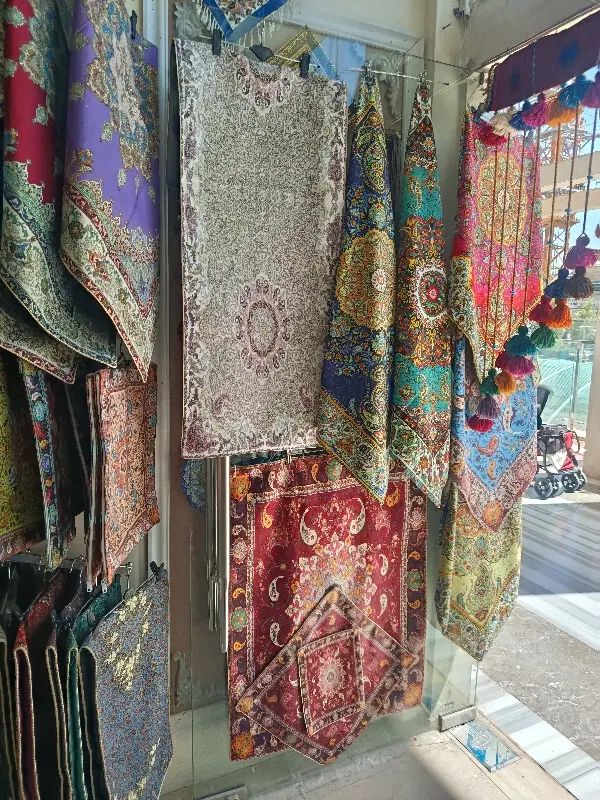 فروشنده جوان آقا برای شیف عصر|استخدام بازاریابی و فروش|مشهد, چهارباغ|دیوار