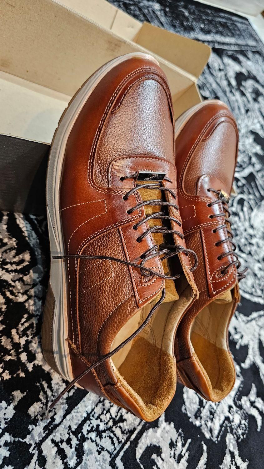 کفش راحتی مردانه چرم سایز ۴۲|کیف، کفش، کمربند|اسلام‌شهر, باغ فیض|دیوار