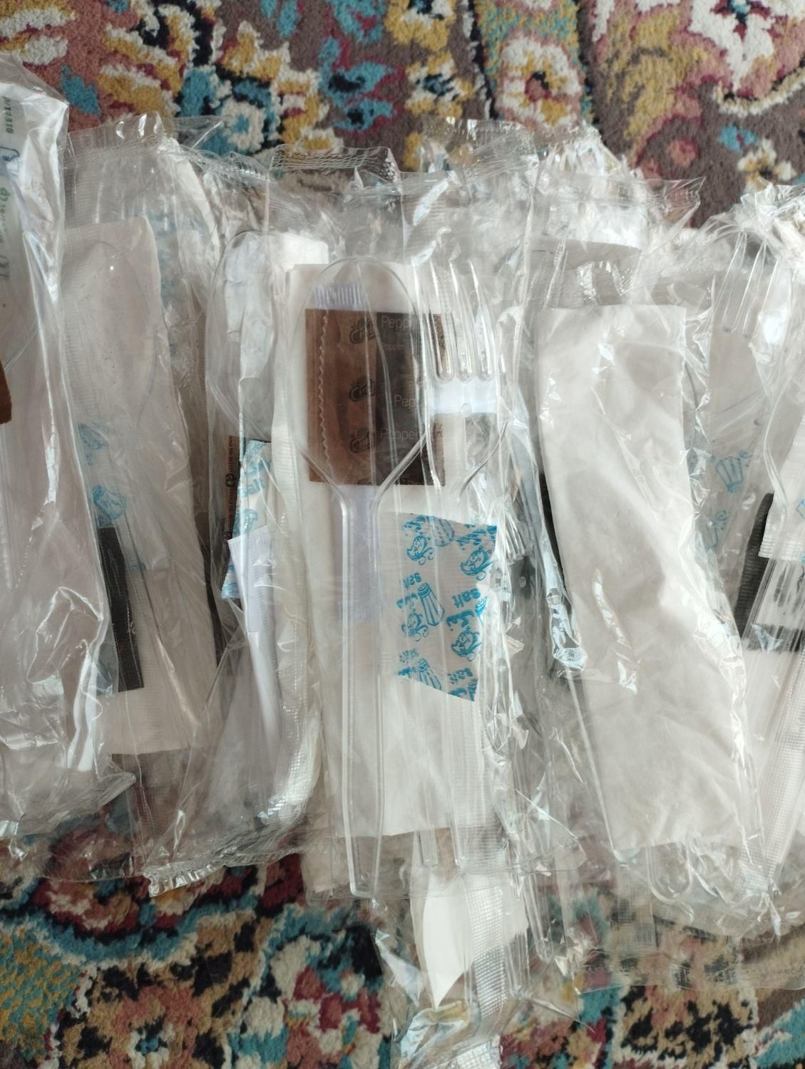 قاشق چنگال گیاهی باسفره دستمال کاغذی نمک وفلفل|ظروف نگهدارنده، پلاستیکی، یک‌بارمصرف|جهرم, |دیوار