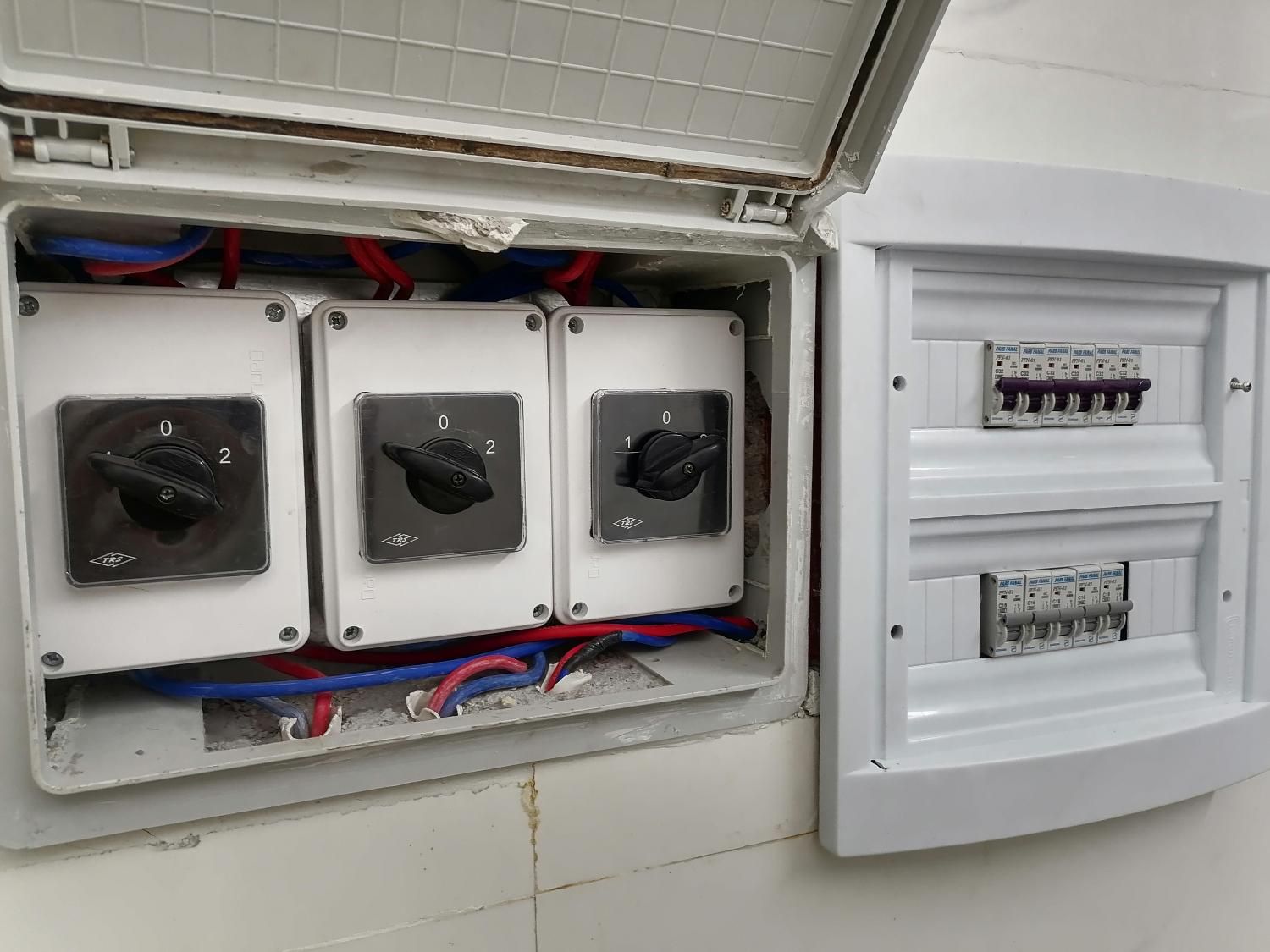 برق کار|خدمات پیشه و مهارت|کازرون, |دیوار