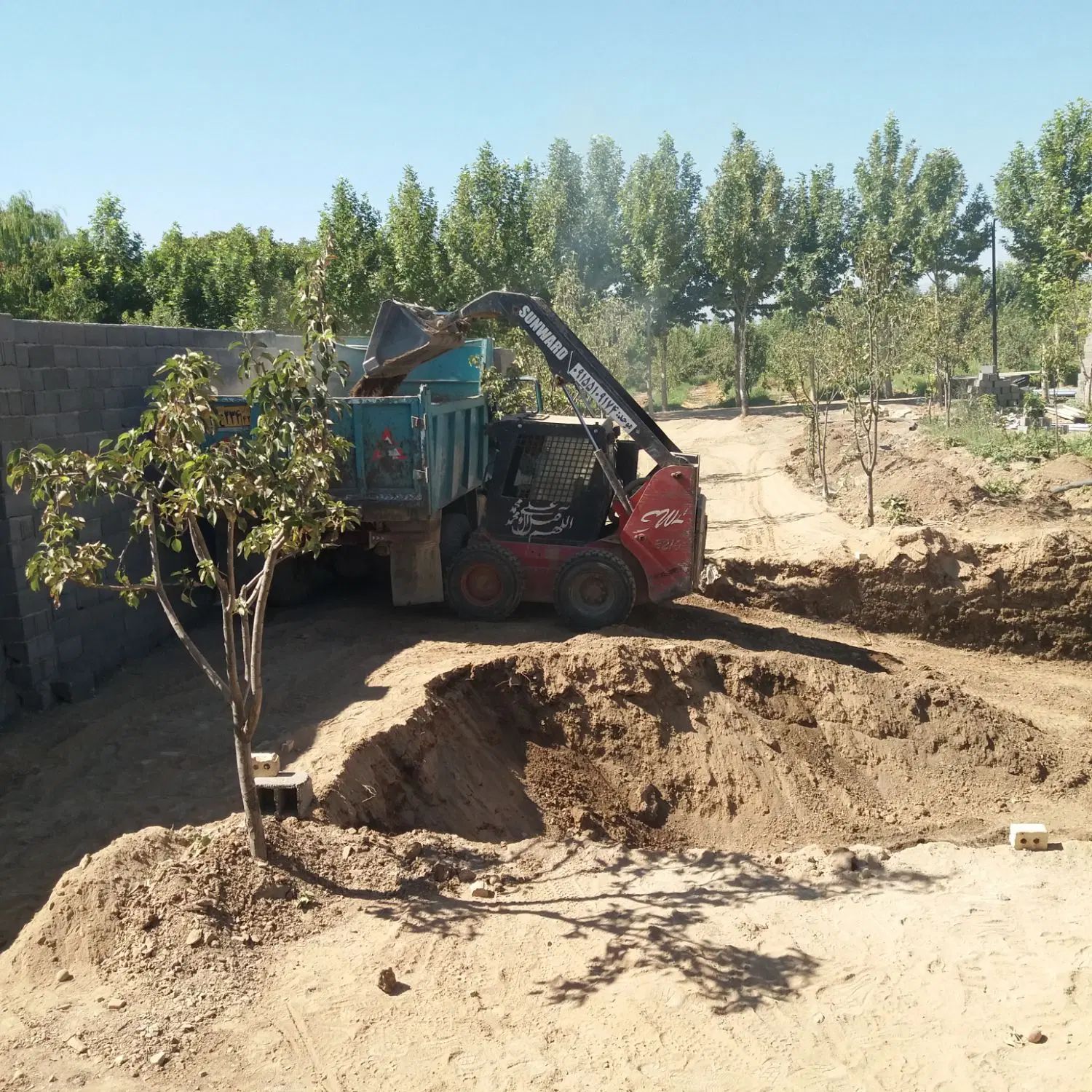 بابکت مینی لودر توماس|خدمات حمل و نقل|چناران, |دیوار