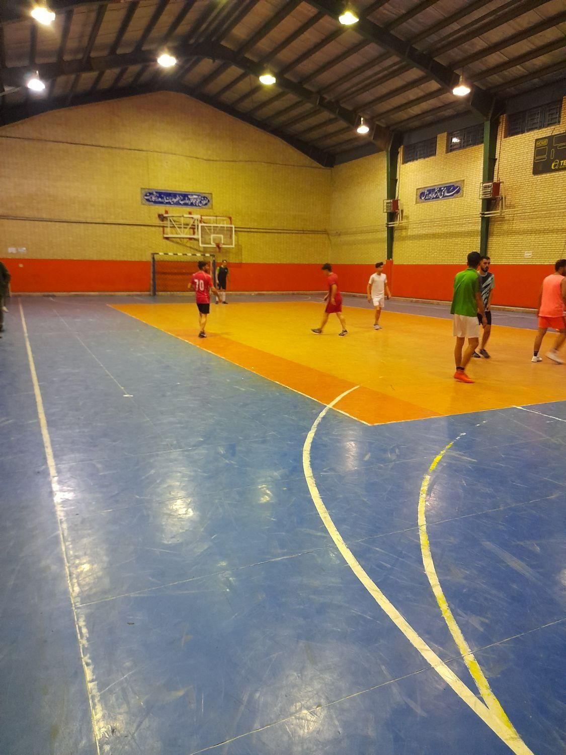 سالن ورزشی عفت و سلمان فارسی|اجارهٔ کوتاهمدت دفتر کار و فضای آموزشی|تبریز, |دیوار