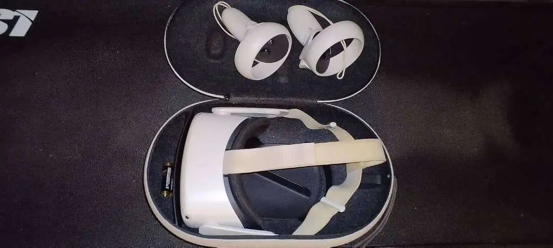 دستگاه آکیولس کوئست ۲ - Oculus Quest 2 بهمراه کیس|کنسول، بازی ویدئویی و آنلاین|کرج, جهان‌شهر|دیوار