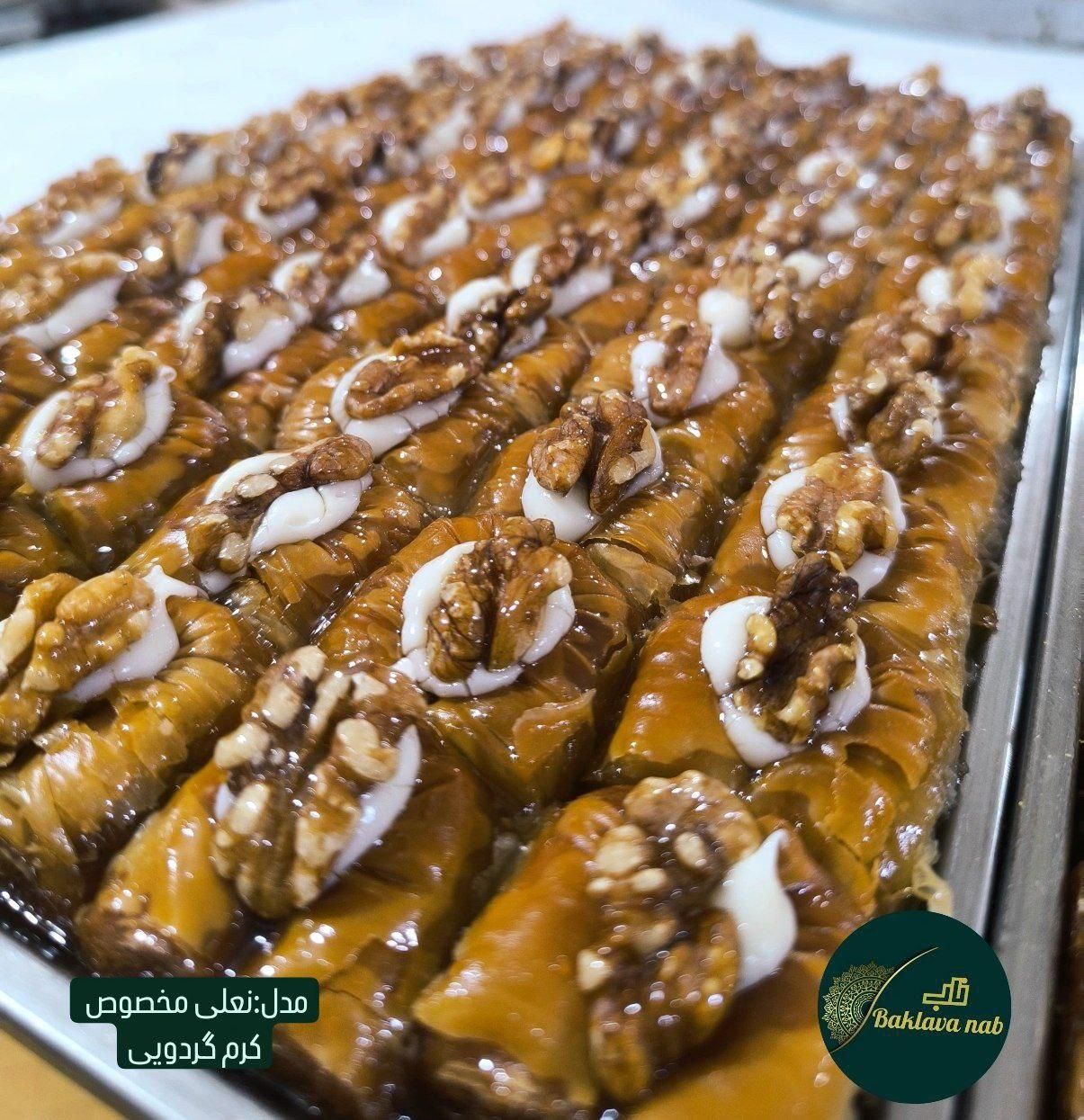 تولید انواع باقلوا استانبولی و رشته ای و خمیر|خوردنی و آشامیدنی|تهران, خاک سفید|دیوار