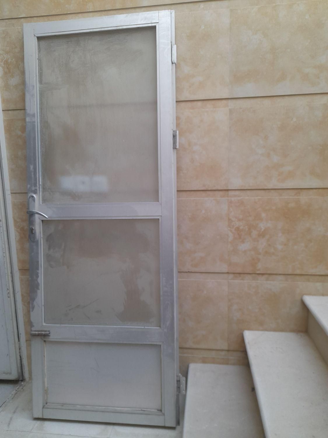 درب های آلومینیم|مصالح و تجهیزات ساختمان|کاشان, کشاورز|دیوار