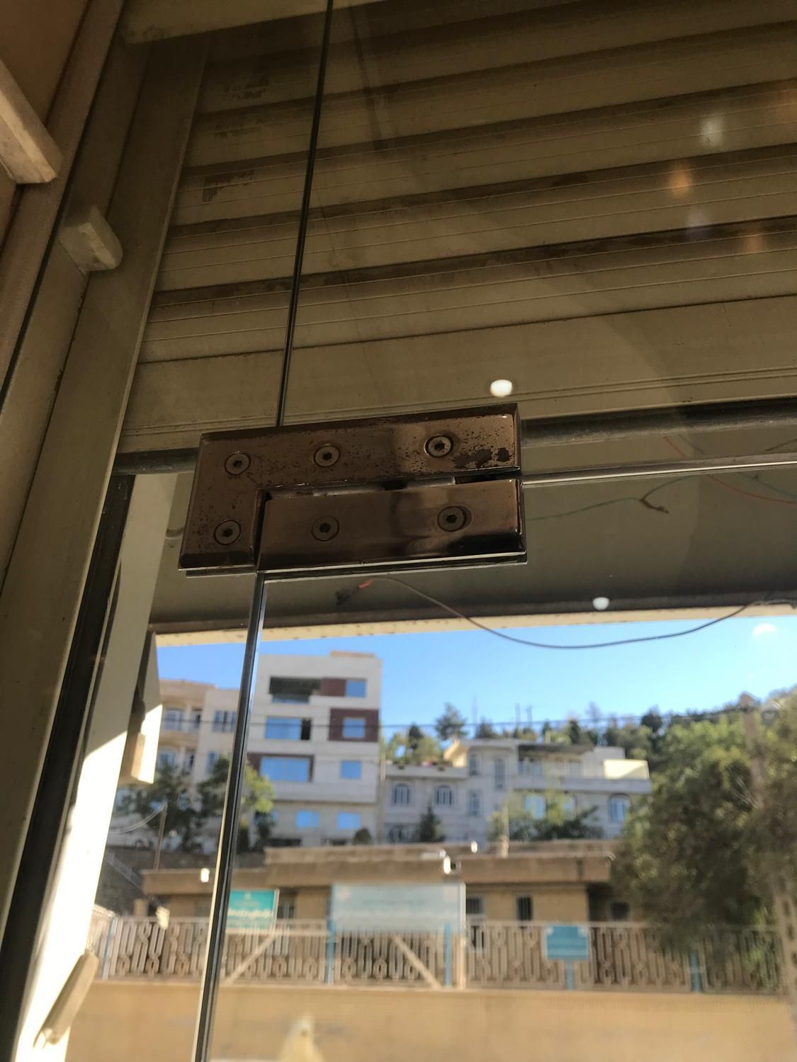 رگلاژ شیشه سکوریت|خدمات پیشه و مهارت|سنندج, |دیوار