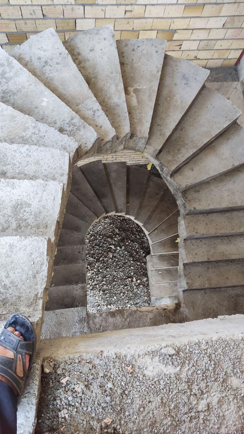 طراحی و اجرای انواع پله گرد بتنی و پله 2و4پاگرد|خدمات پیشه و مهارت|کرج, حصارک بالا|دیوار