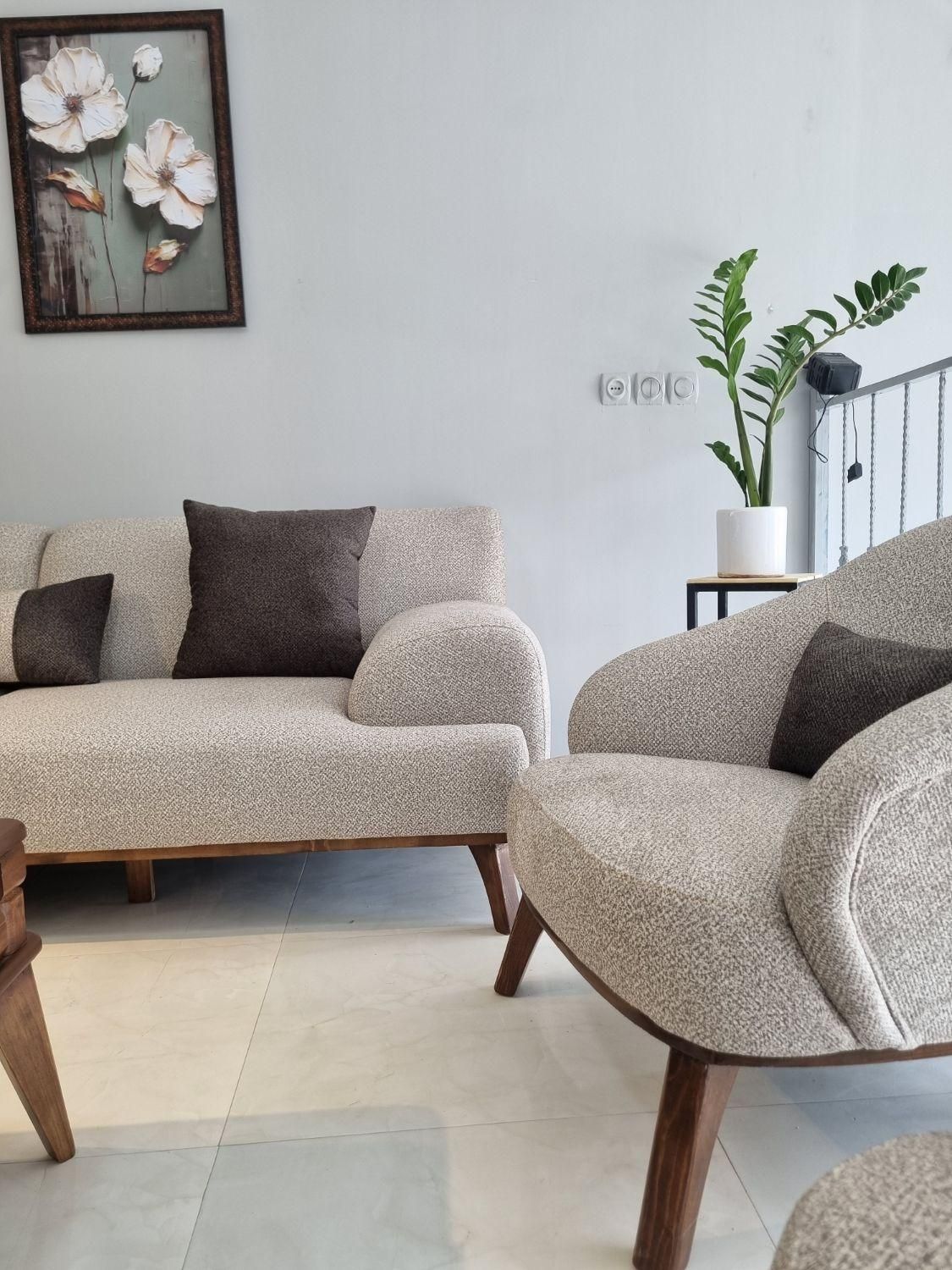 مبل چستر ساده|مبلمان خانگی و میز عسلی|مشهد, خواجه ربیع|دیوار