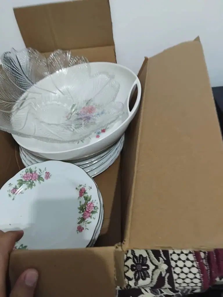 چند تیکه لوازم خانگی نو بدون استفاده|ظروف سرو و پذیرایی|اصفهان, بهارستان|دیوار