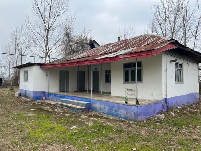 فروش ویلا ۱۰۰۰ متری با بنای قدیمی قابل سکونت|فروش زمین و ملک کلنگی|رضوانشهر, |دیوار