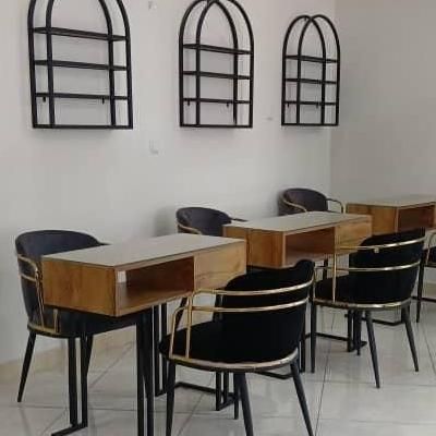 اجاره میز ناخن|خدمات آرایشگری و زیبایی|رشت, گلسار|دیوار