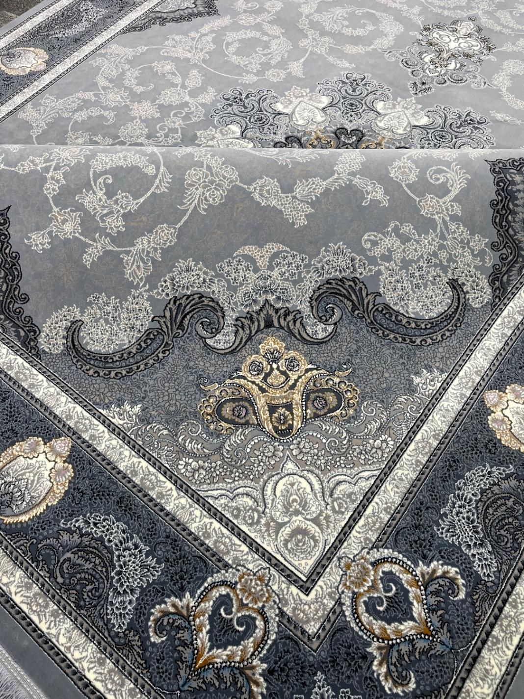 ایدا نقره ای ۷۰۰شانه اکبند|فرش|قدس, شهرقدس|دیوار