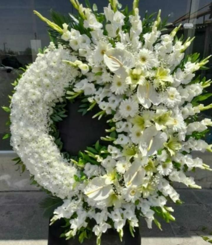 اجاره و فروش انواع تاج گل تسلیت و ترحیم|خدمات پذیرایی، مراسم|تبریز, |دیوار