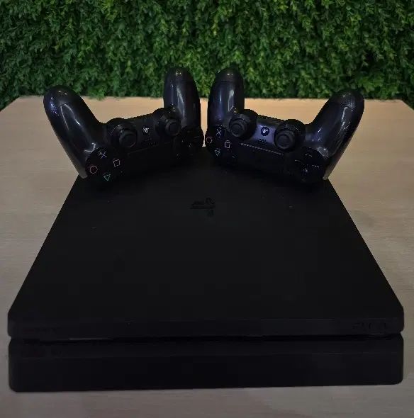 PS4 Slim دو دسته اصلی کپی خور|کنسول، بازی ویدئویی و آنلاین|اصفهان, سعادت‌آباد|دیوار