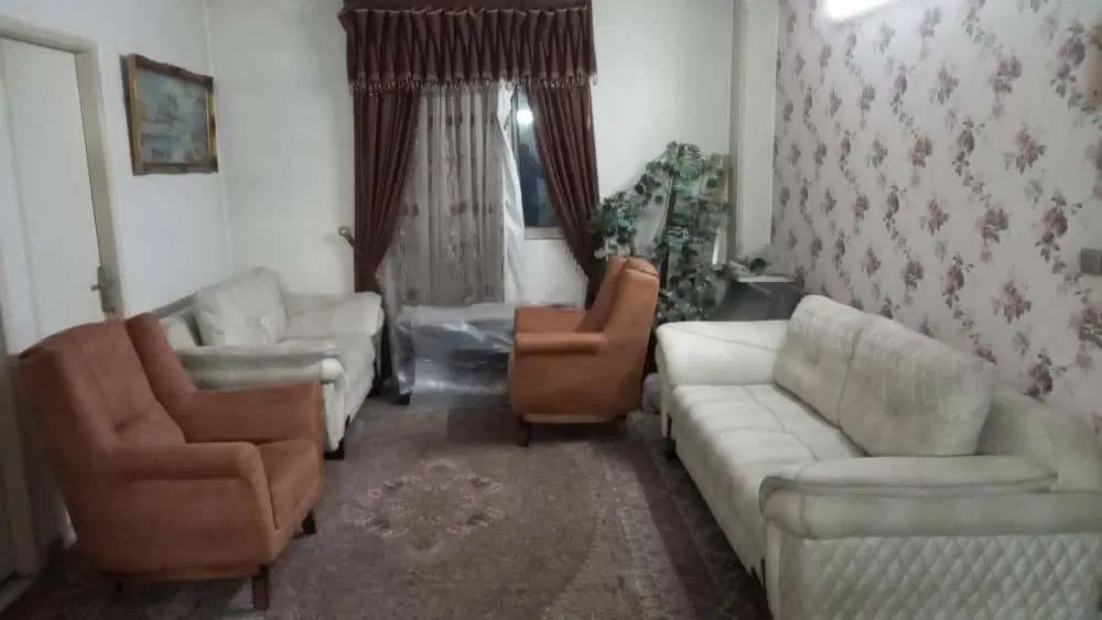 مبل راحتی ۷ نفره سالم و تمیز|مبلمان خانگی و میز عسلی|تهران, هفت چنار|دیوار