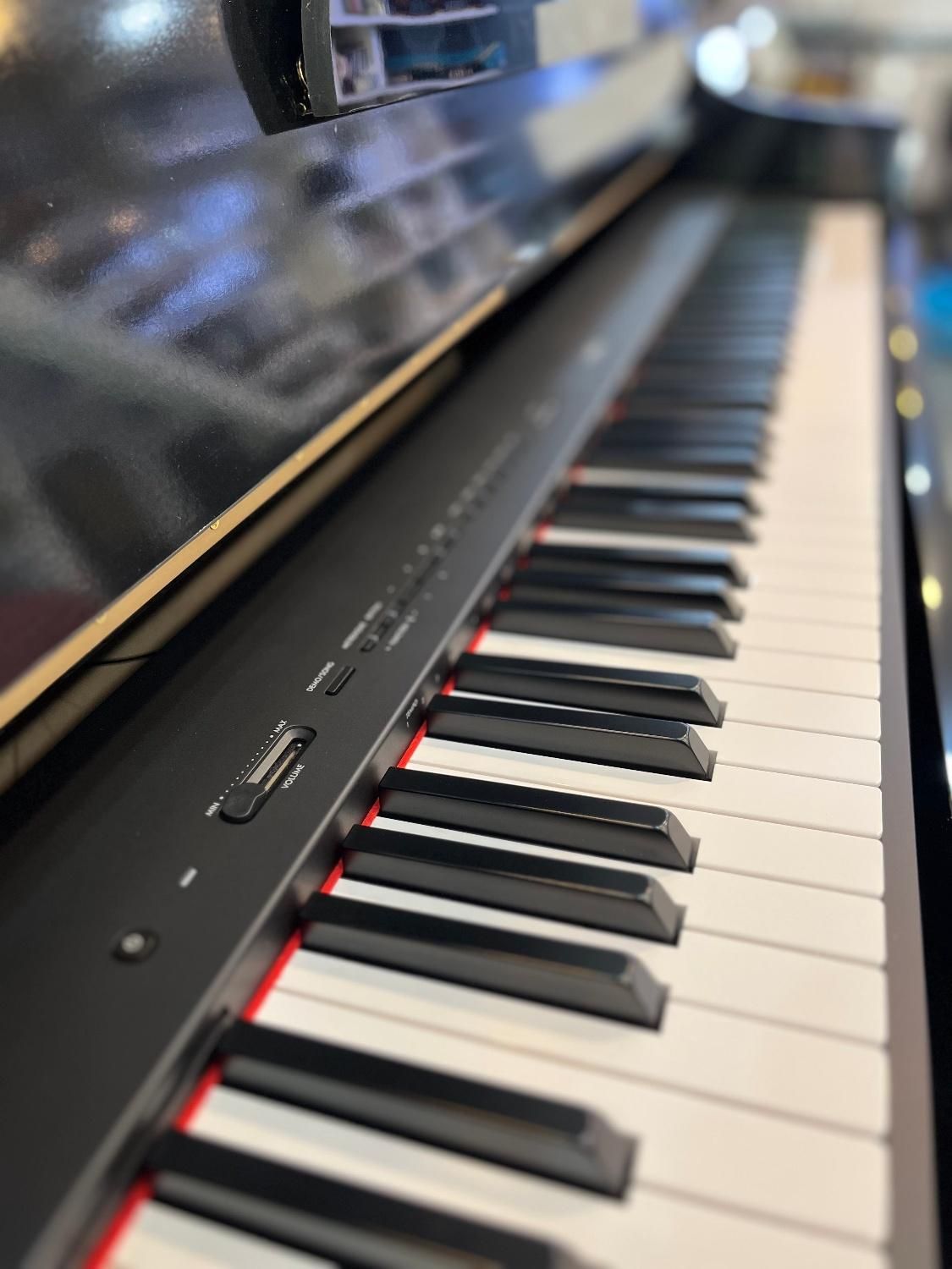 پیانو دیجیتال YAMAHA P225|پیانو، کیبورد، آکاردئون|شیراز, ابیوردی|دیوار