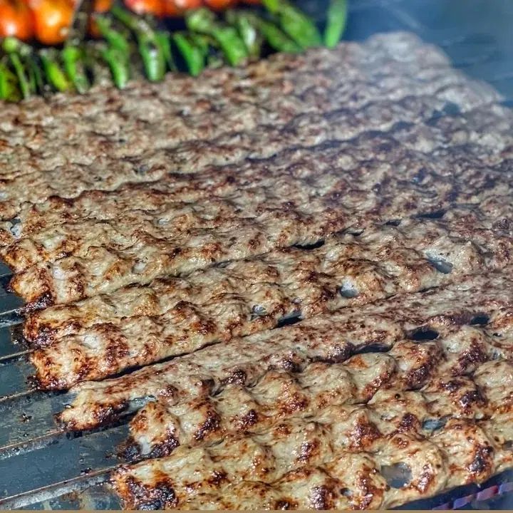 یه یک شاطر جهت کبابی از ساعت ۵ غروب تا ۱۲ شب|استخدام خدمات فروشگاه و رستوران|تهران, شادآباد|دیوار