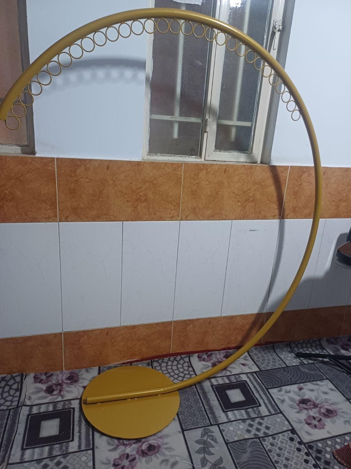 رگال لباس|بندرخت و رخت‌آویز|قم, علی آباد سعدگان|دیوار