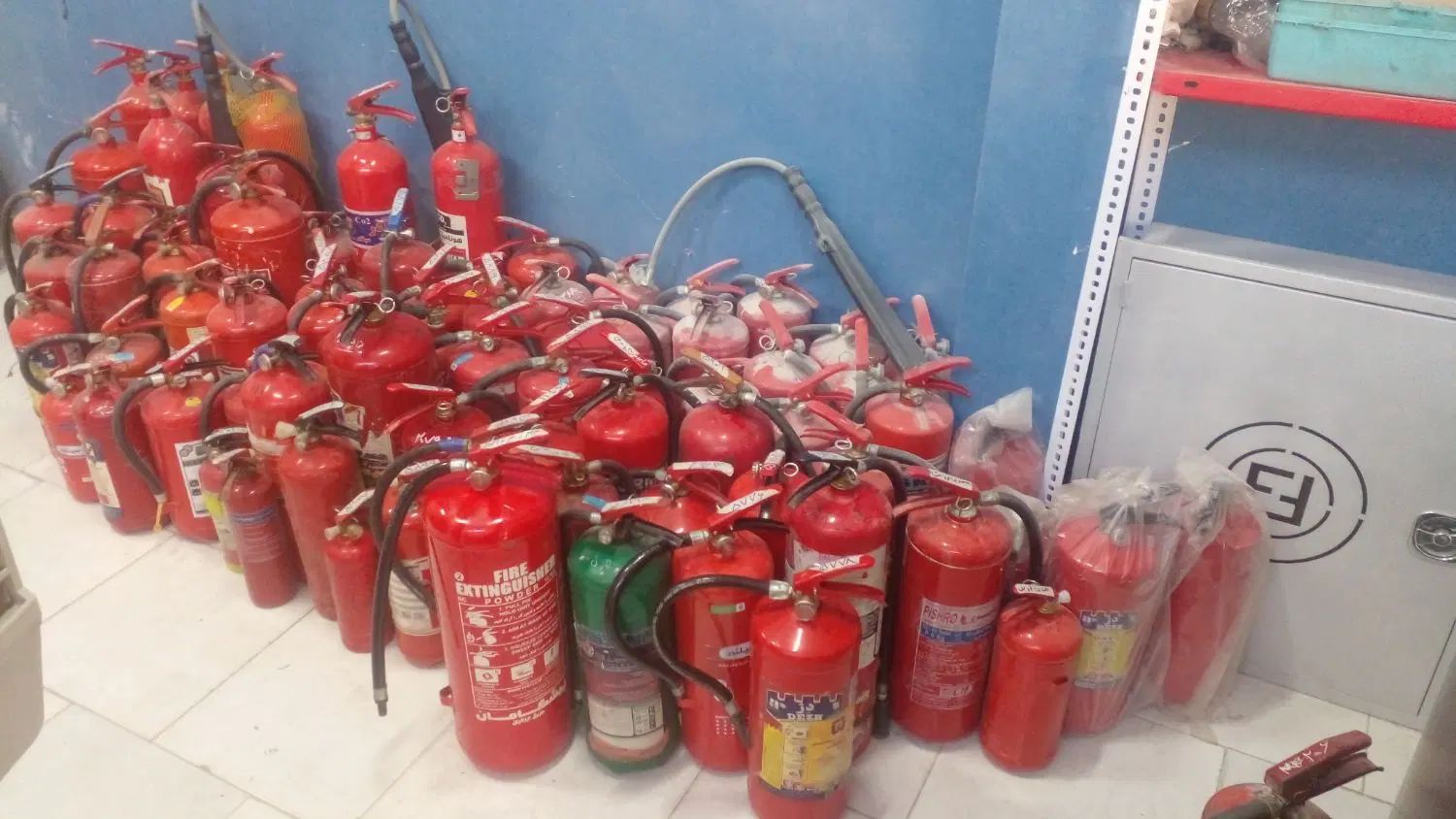 استخدام راننده جهت جم آوری و پخش کپسول آتش نشانی|استخدام حمل و نقل|اصفهان, برازنده|دیوار