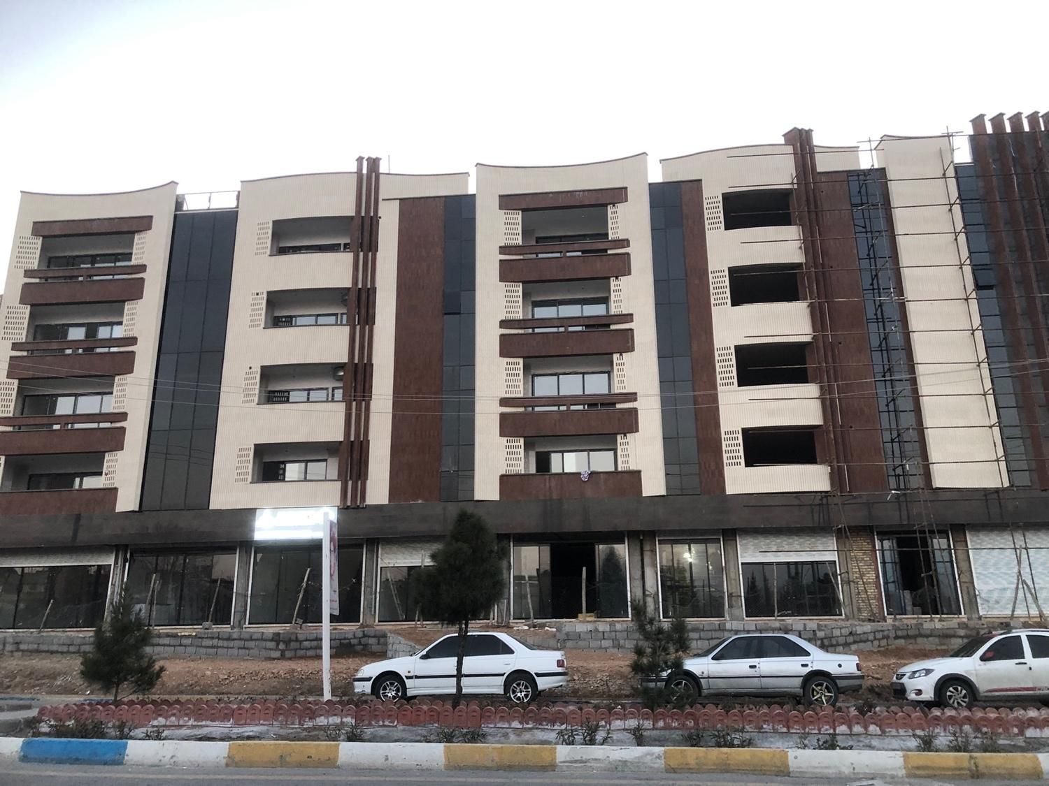 ۱۳۵متری ۳خواب|فروش آپارتمان|فولادشهر, B4|دیوار