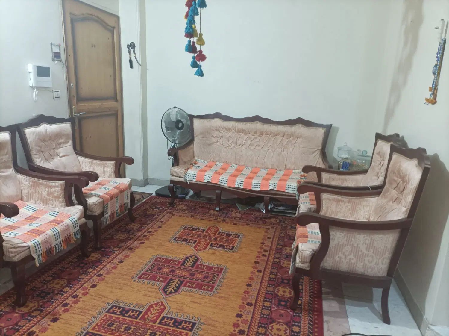 مبلمان|مبلمان خانگی و میز عسلی|تهران, آشتیانی|دیوار
