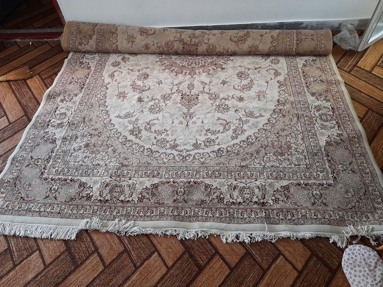 فروش فرش ۹متری سالم بدون پاره گی بدون سوختگی|فرش|ساری, |دیوار