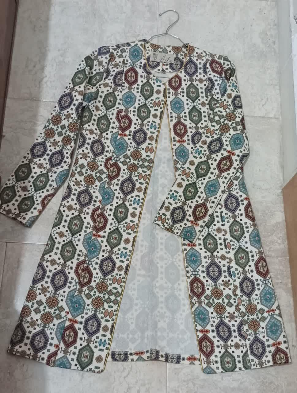 مانتو سنتی طرح ترمه|لباس|اندیشه, اندیشه فاز ۱|دیوار