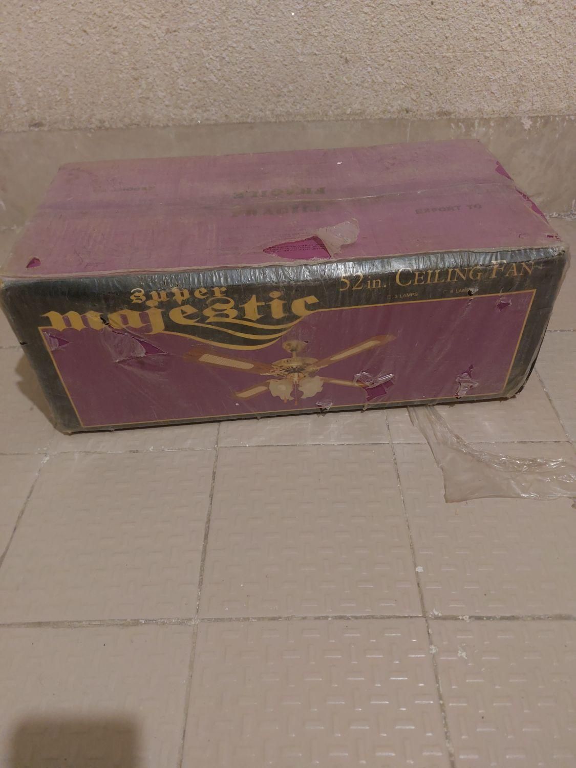 پنکه سقفی چراغدار ( لوستر دار ) آکبند اصل|پنکه و تصفیهکنندهٔ هوا|لاهیجان, کوی خزر|دیوار