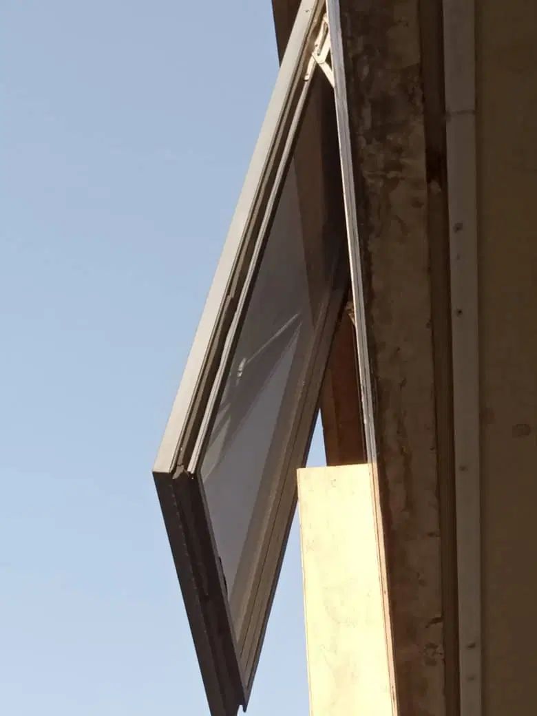 شیشه بری توری  تعمیرات تخصصی پنجره آلمینیومی UPVC|خدمات پیشه و مهارت|تهران, پاسداران|دیوار
