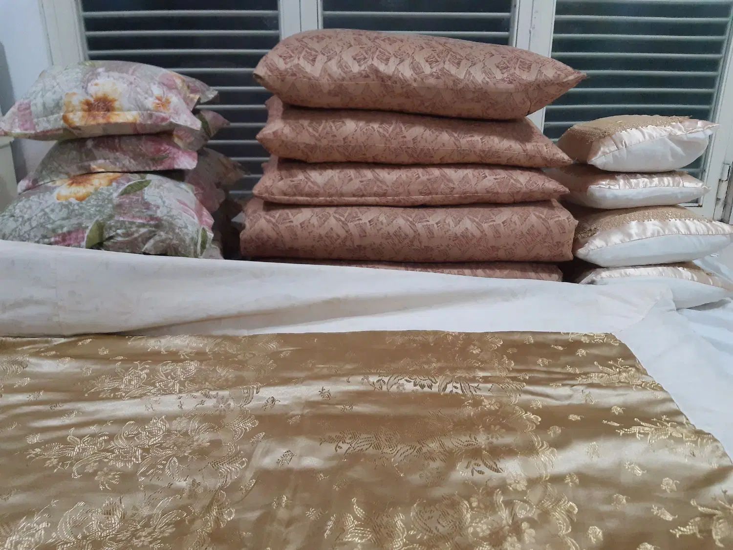 روتختی ،تشک پشم نو۲،بالش نو۱۰ لحاف یک استفاده نشده|سرویس روتختی|اردبیل, |دیوار