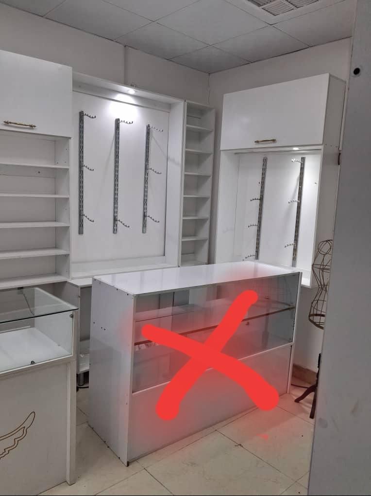 ویترین فروشگاه لباس زیر و لوازم فروشگاه|فروشگاه و مغازه|رودسر, |دیوار