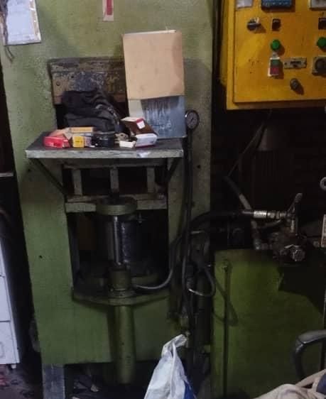 پرس تک صفحه ۴۰ در ۴۰ تی دار و پرس دوقلو ۶۰در۶۰|ماشینآلات صنعتی|چهاردانگه (تهران), |دیوار