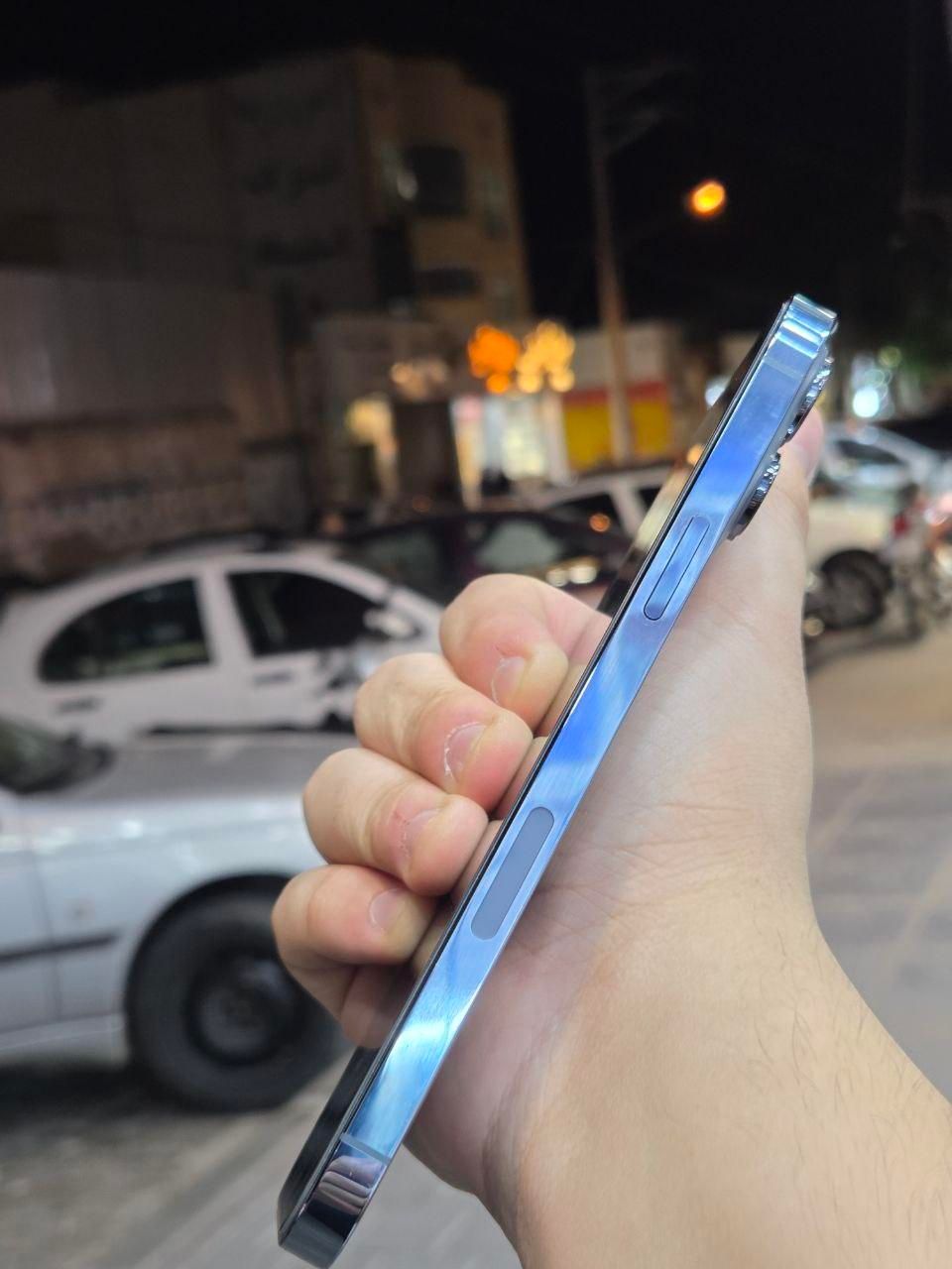 اپل iPhone 13 Pro Max با حافظهٔ ۲۵۶ گیگابایت آبی|موبایل|مشهد, هفده شهریور|دیوار