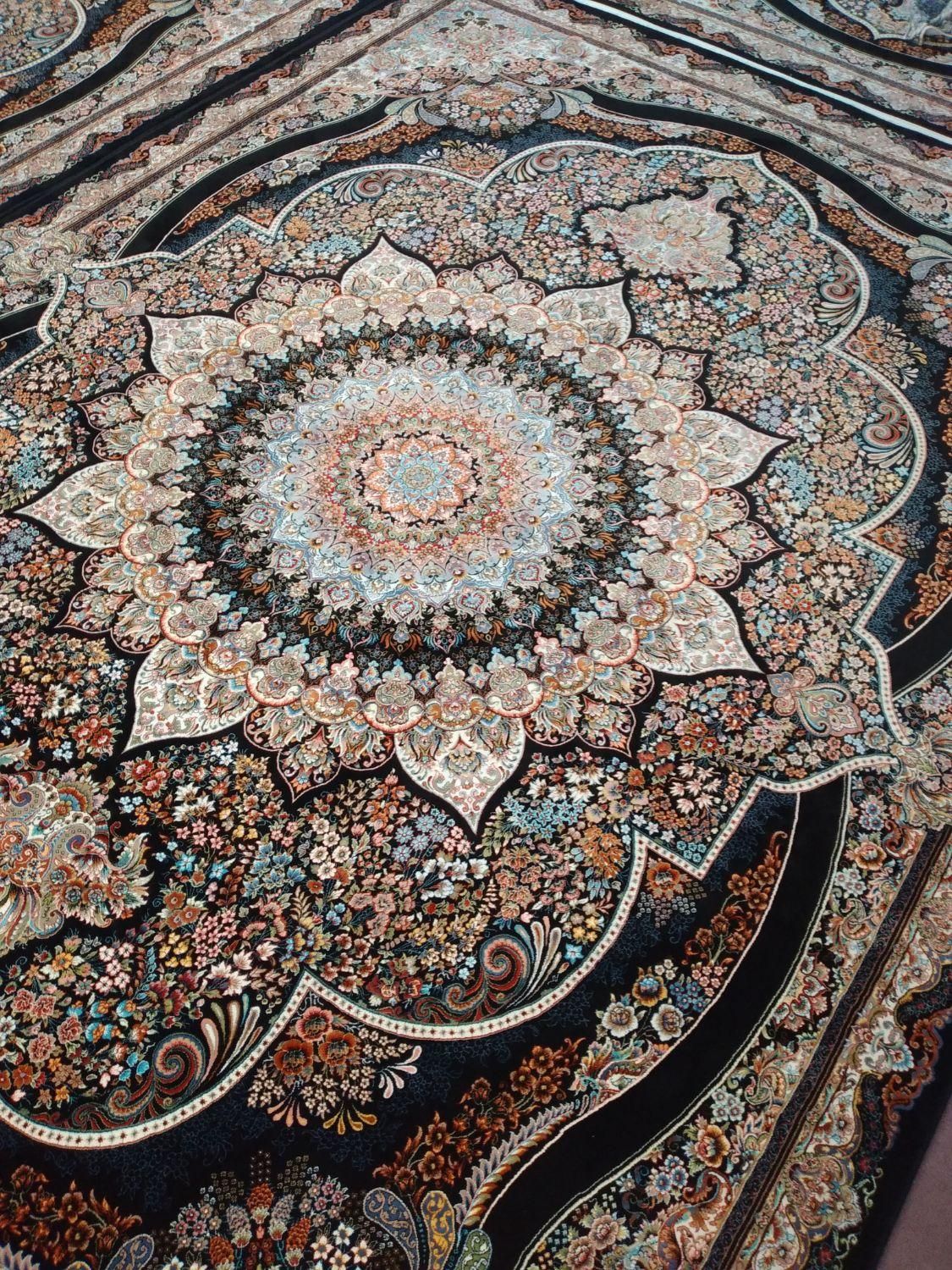 فروشنده  و خریدار انواع فرش در تمام  استان البرز|فرش|مشکین‌دشت, |دیوار
